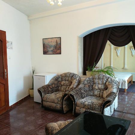 Family Hotel George سفيلين جراد المظهر الخارجي الصورة