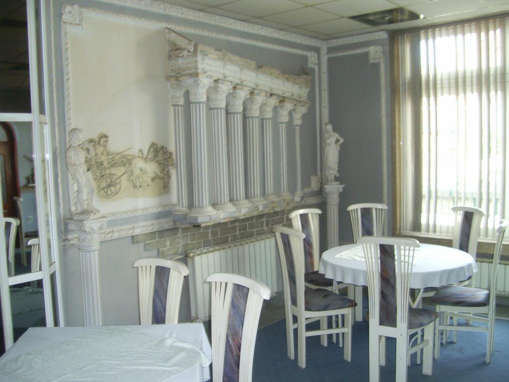 Family Hotel George سفيلين جراد المظهر الخارجي الصورة