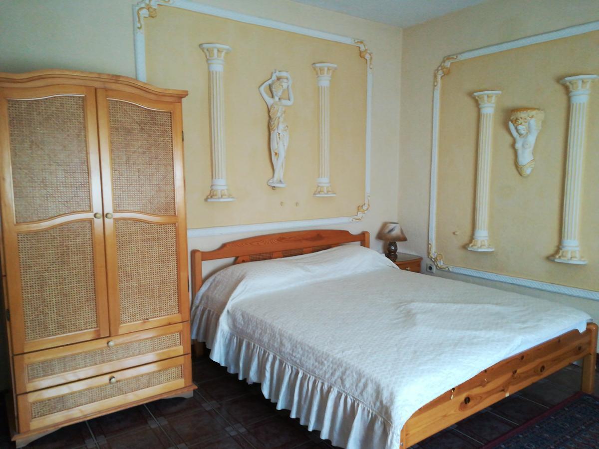 Family Hotel George سفيلين جراد المظهر الخارجي الصورة